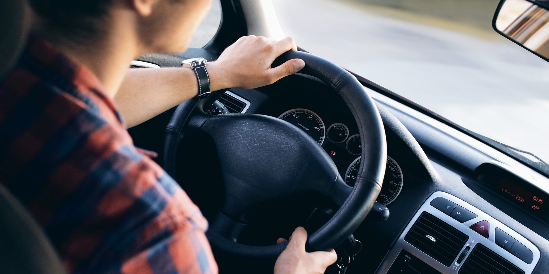 Echo Auto Radiohören Autofahren