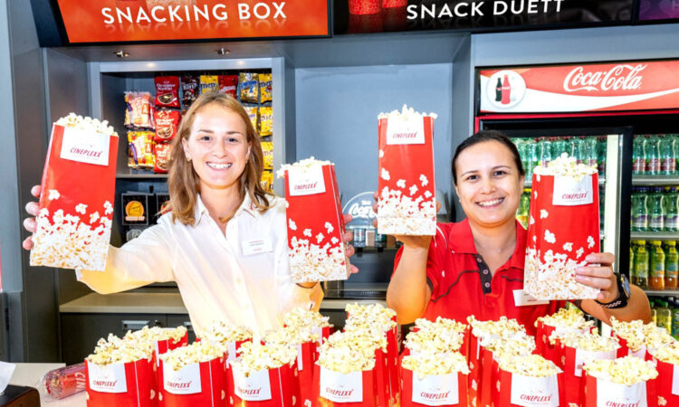 Kunde_Medien_Kino_Cineplexx_Popcornverkäuferinnen_2026