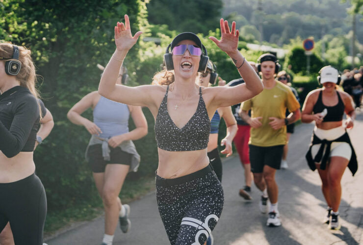 Der erste Antenne Kärnten Silent Disco Run brachte Bewegung und Clubfeeling an den Wörthersee.
