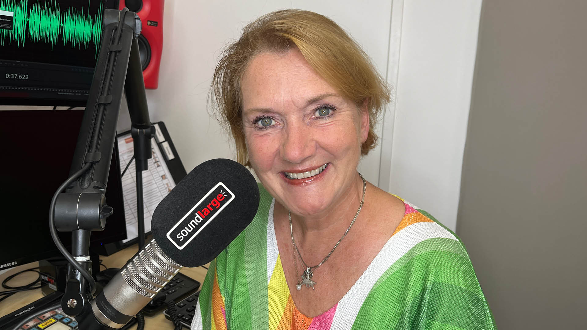 Johanna Herz in den soundlarge-Studios.